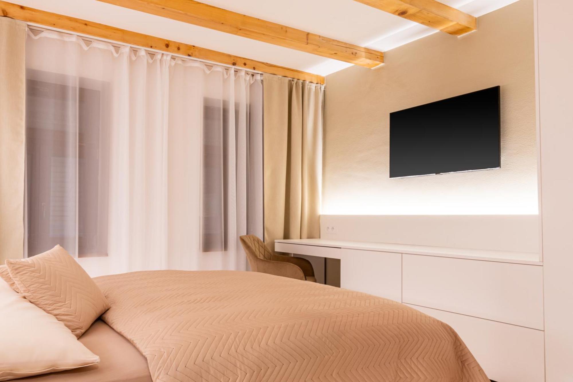 White Wolf Boutique Apartments 올로모우츠 외부 사진