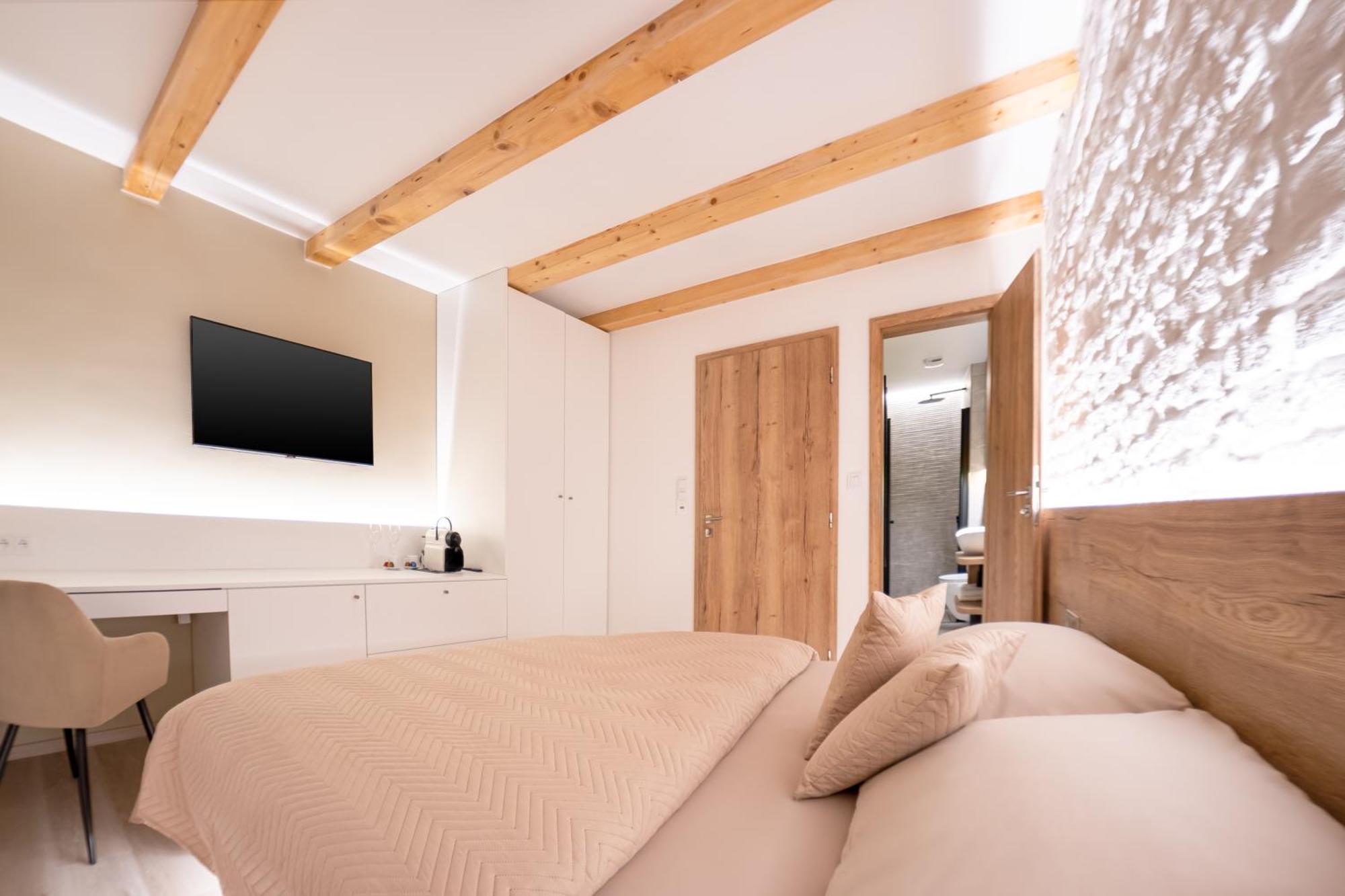 White Wolf Boutique Apartments 올로모우츠 외부 사진