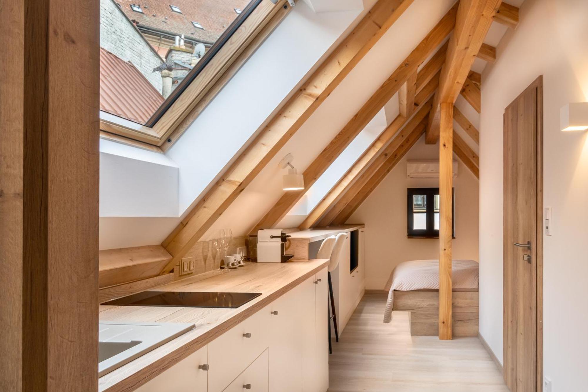 White Wolf Boutique Apartments 올로모우츠 외부 사진