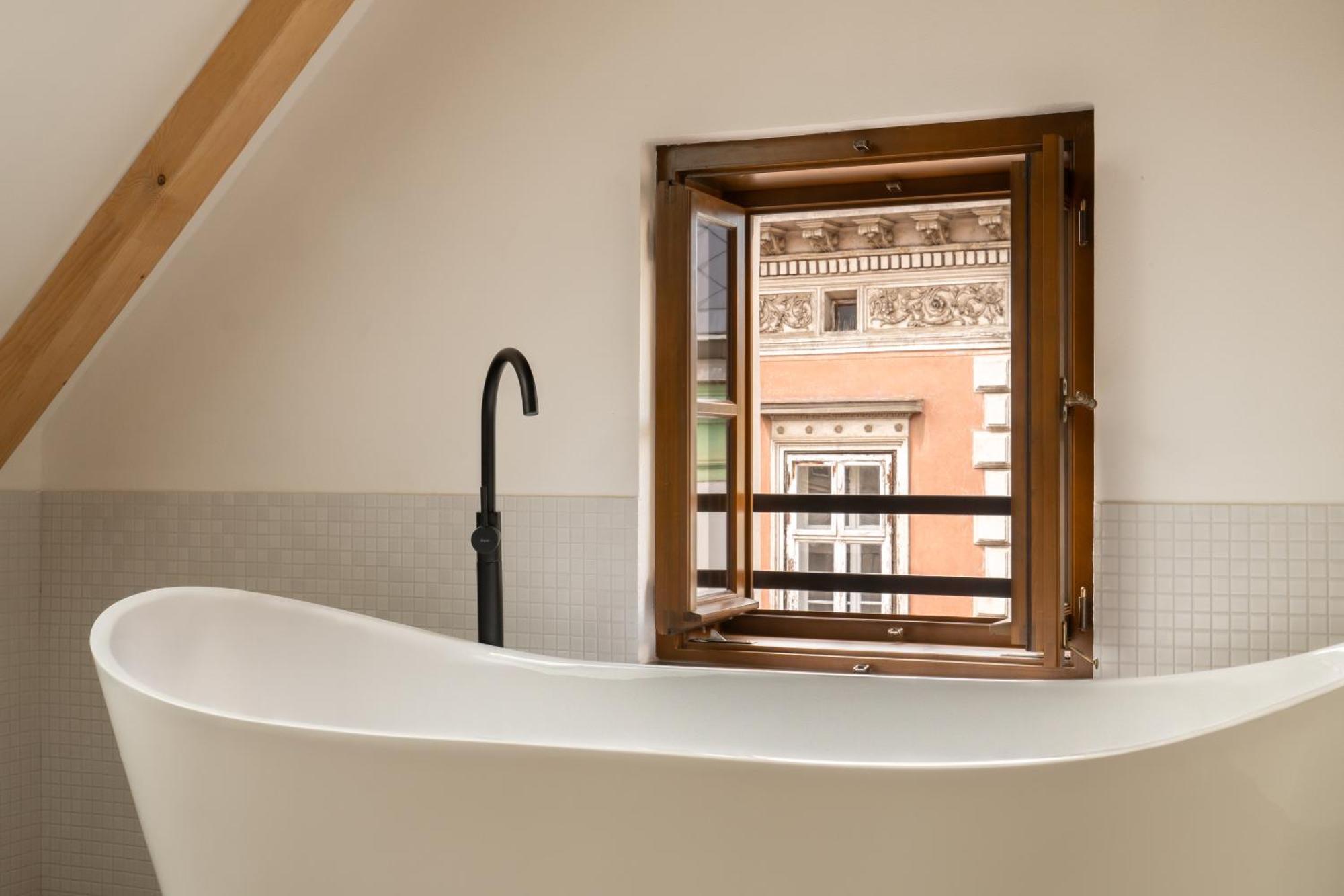 White Wolf Boutique Apartments 올로모우츠 외부 사진